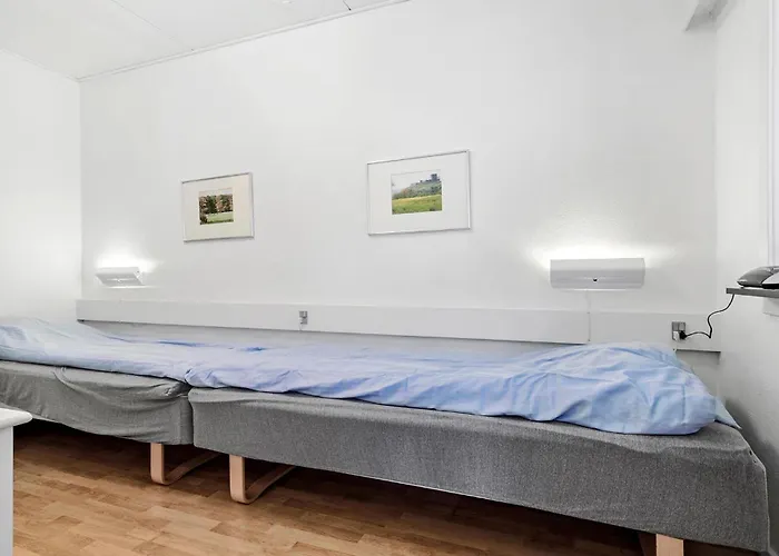 Апартаменты 1 Bedroom Lovely In